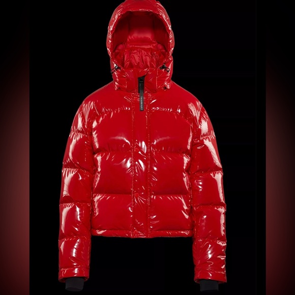 Aritzia TNA Super Puff Shorty Red Glossy 2XS